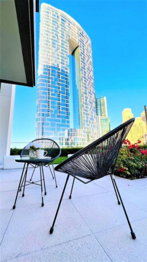 Stunning Waterfront Apartment with Terrace Marina, Dubai